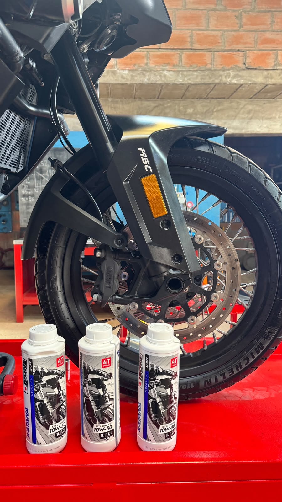 Service de moto con lubricantes de calidad